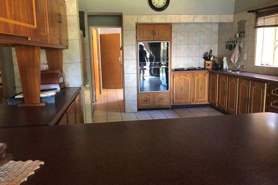 8 Bedroom Property for Sale in Melodie North West